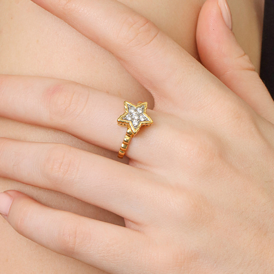 Lab-Grown Signature Star Ring