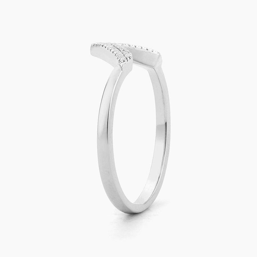 v diamond ring